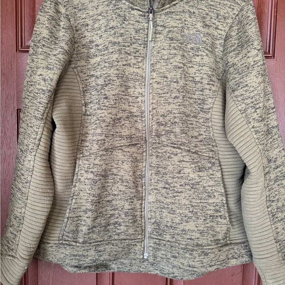The North Face Women's Gray Jacket

Fair condition but still so warm and cozy. - Picture 1 of 5